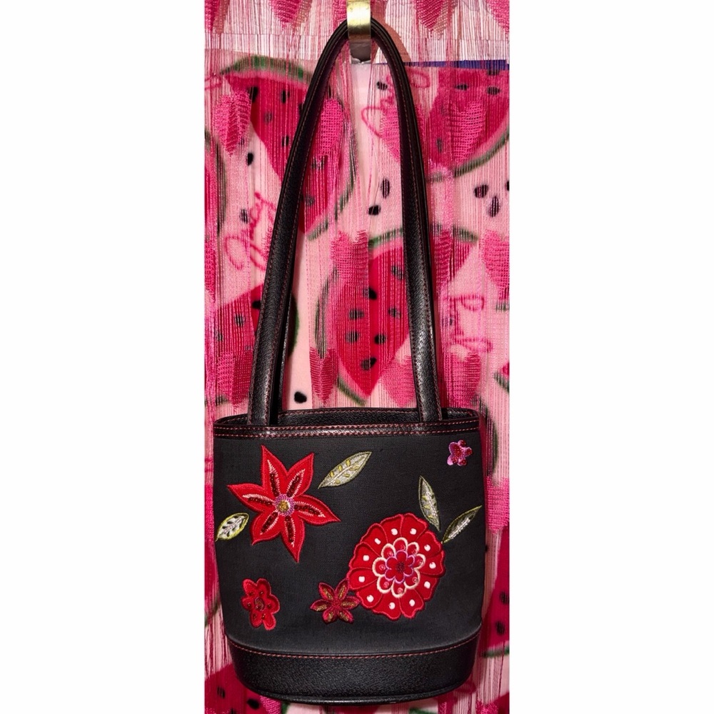 ❤️ Liz Claiborne Shoulder Bag with Floral Beaded Embroidery